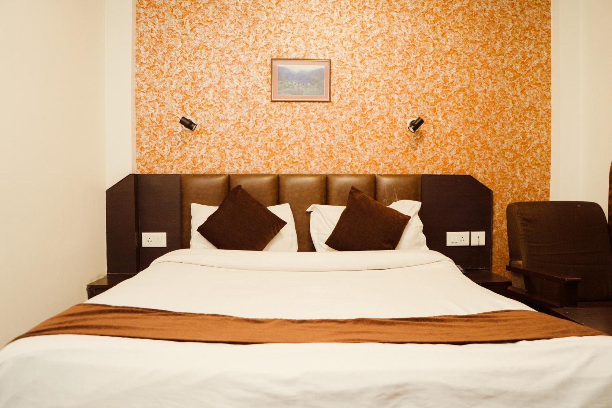 Hotel Siddhi Vinayak Regency, Mg Marg ガントク エクステリア 写真