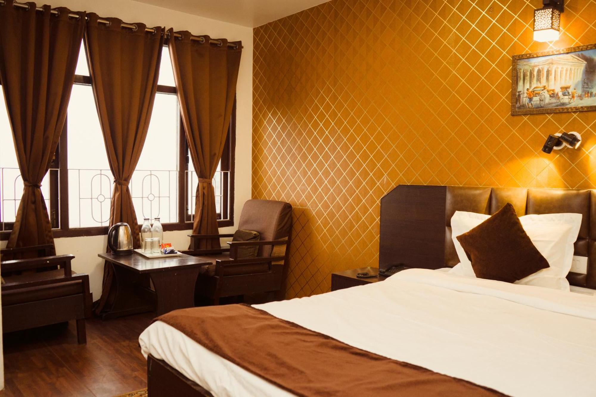 Hotel Siddhi Vinayak Regency, Mg Marg ガントク エクステリア 写真